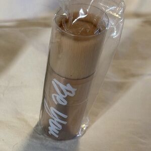 BareMinerals Limited Edition Ingrid Nilsen collection Makeup Brush